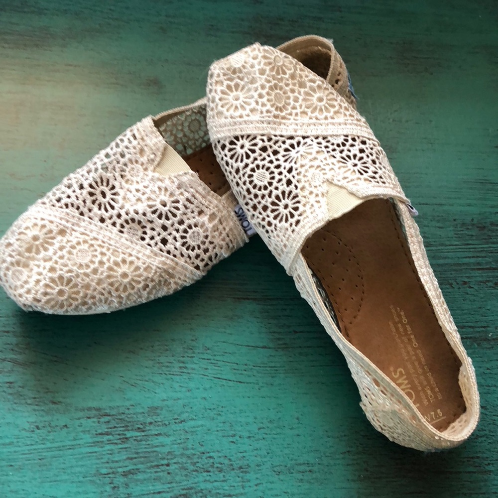 Toms lace